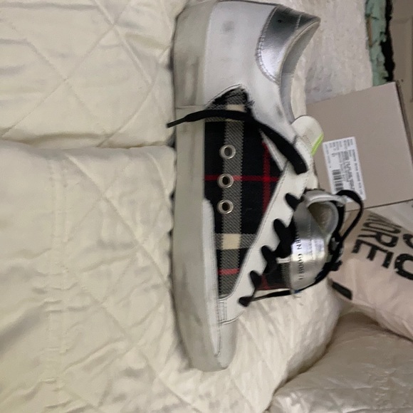 Golden Goose - Picture 3 of 4